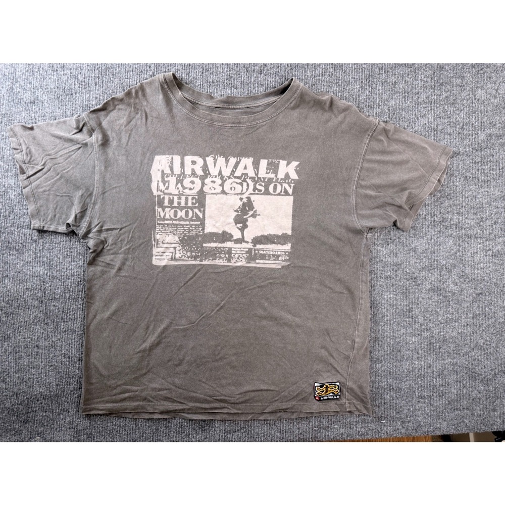 Airwalk Mens XL Gray Graphic Tee Shirt 1986 Moon Skate Streetwear Boxy Faded Y2K